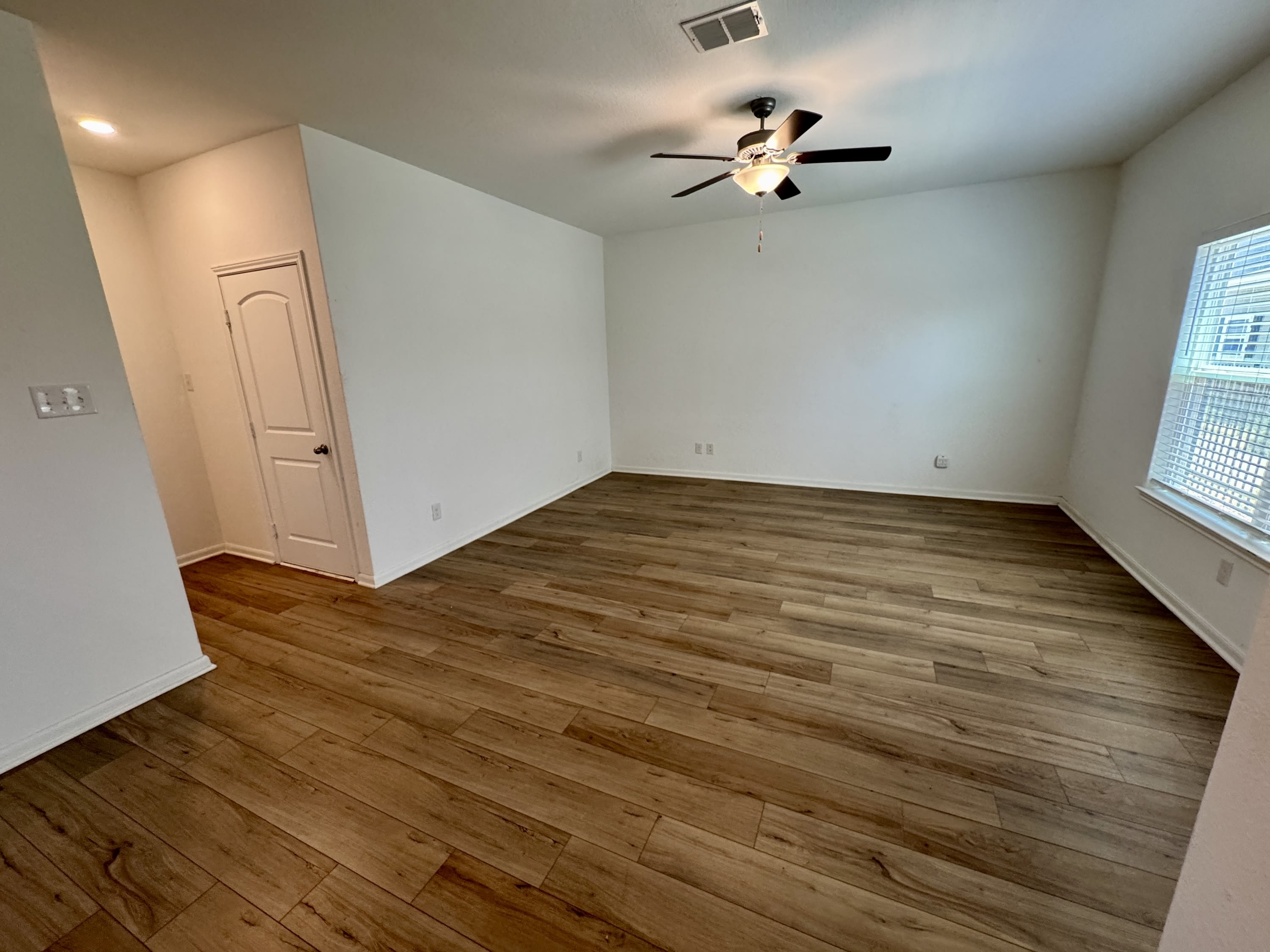 10818 Emerick Street – photo 4