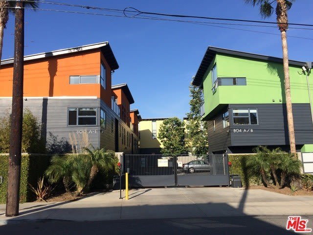 320 Indiana Ave – photo 1