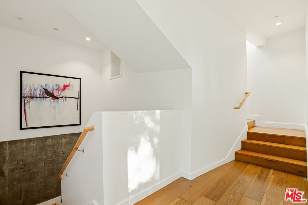 8469 FRANKLIN Ave – photo 3