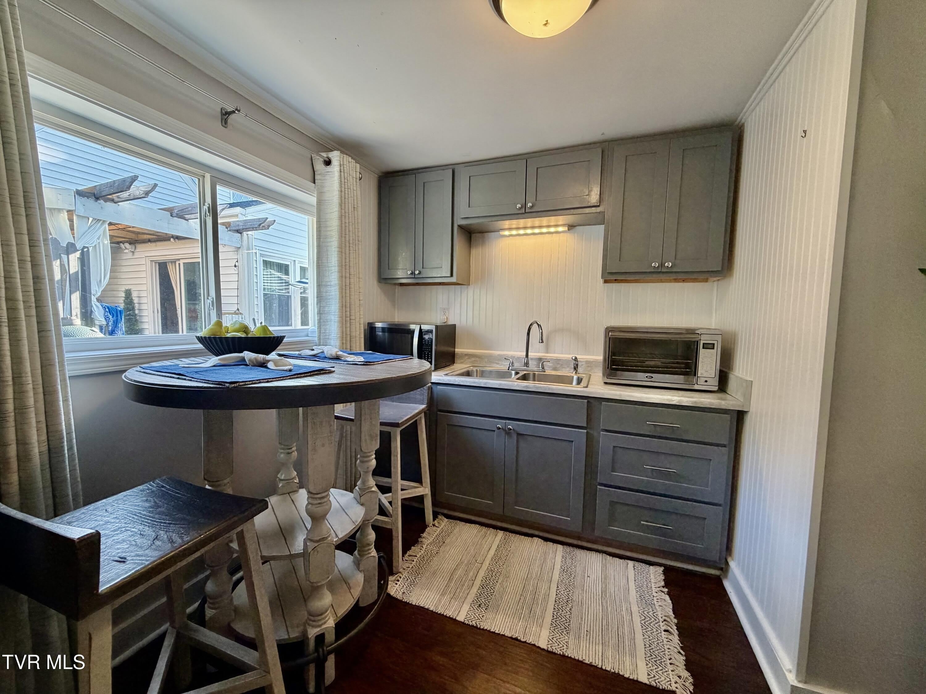 212 W F Street – photo 5