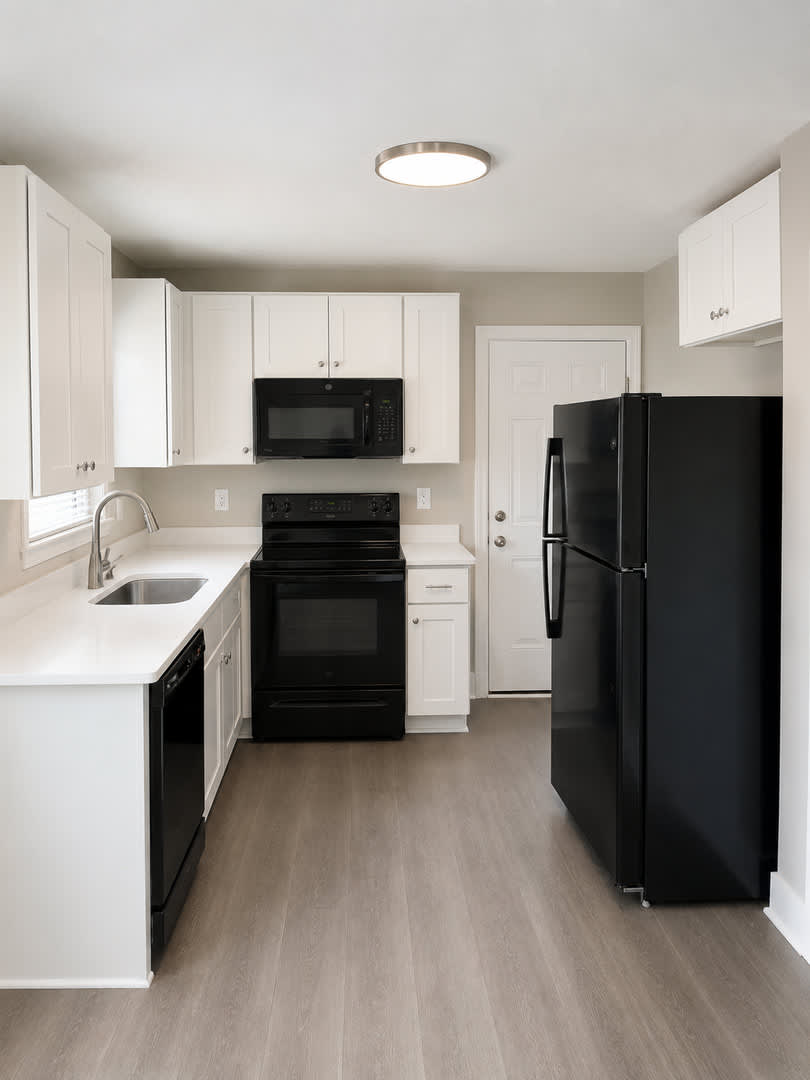 406 E 17TH STREET – photo 2