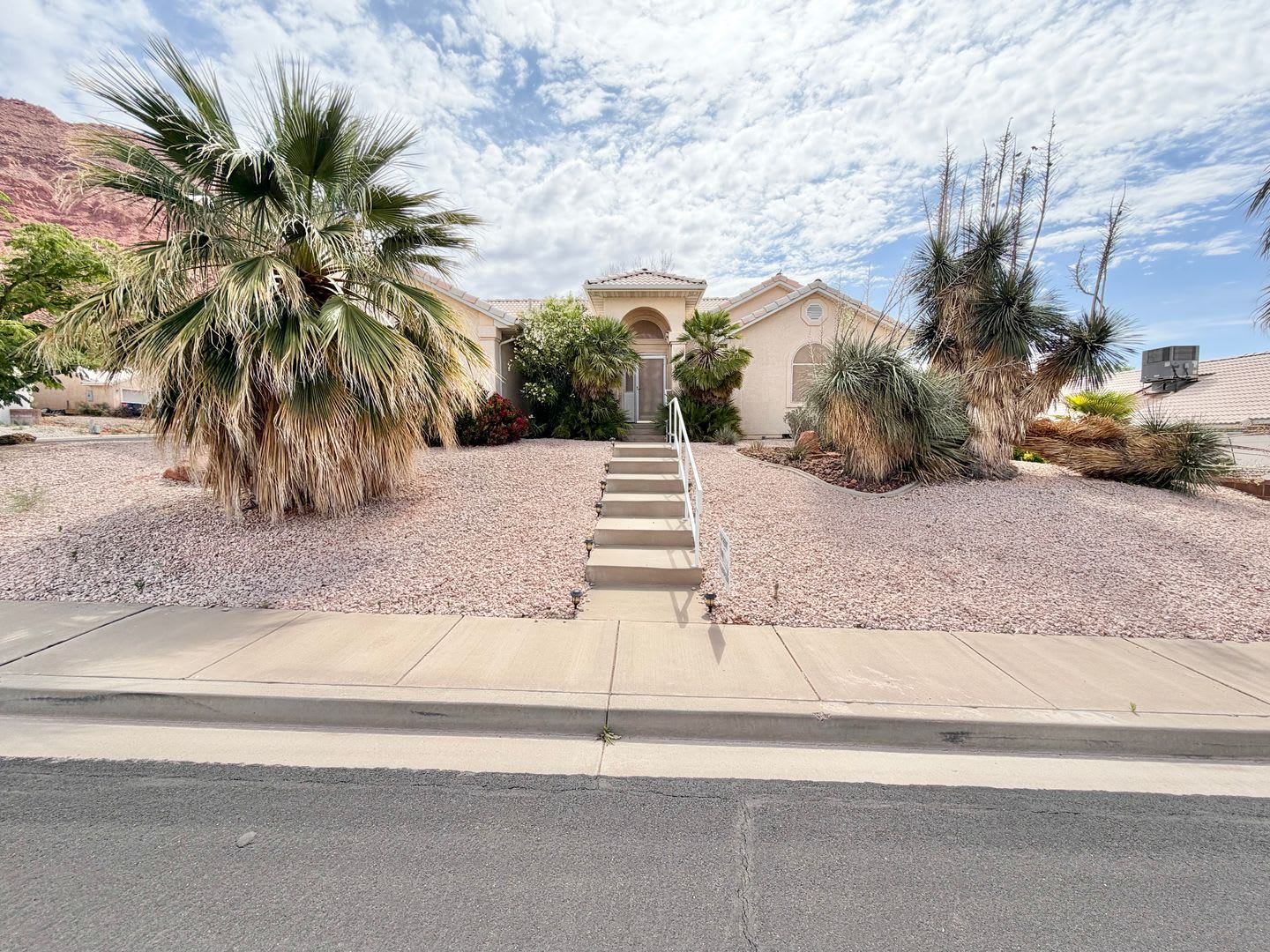 Beautiful Ivins Home!! – photo 1