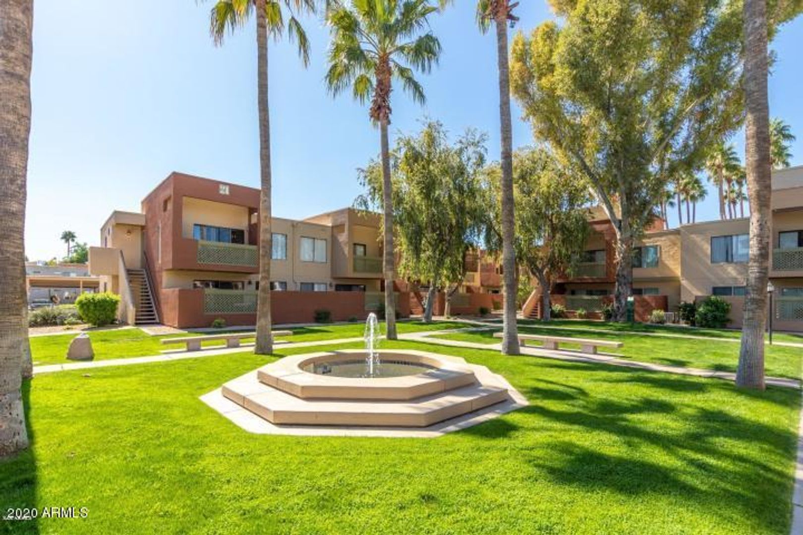 Two bedroom, two bathroom Scottsdale Condo! – photo 4