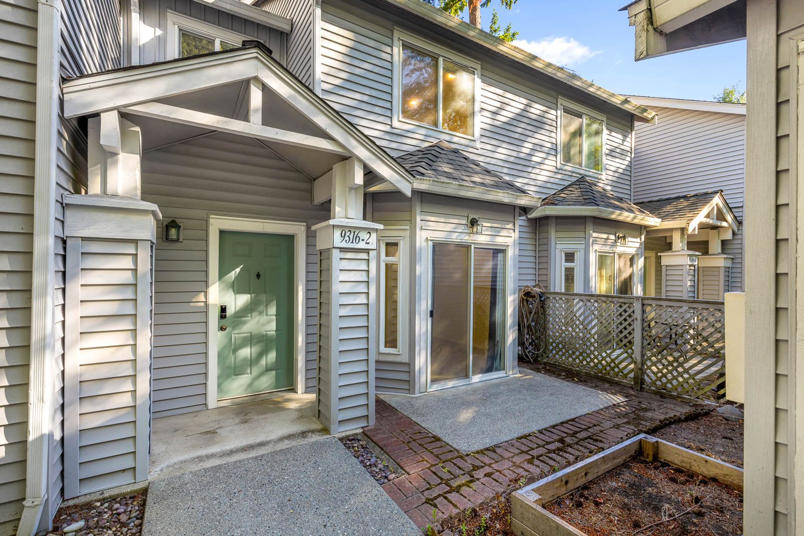 Spacious 3BR Townhome Minutes from Microsoft, Shopping & Parks – photo 2