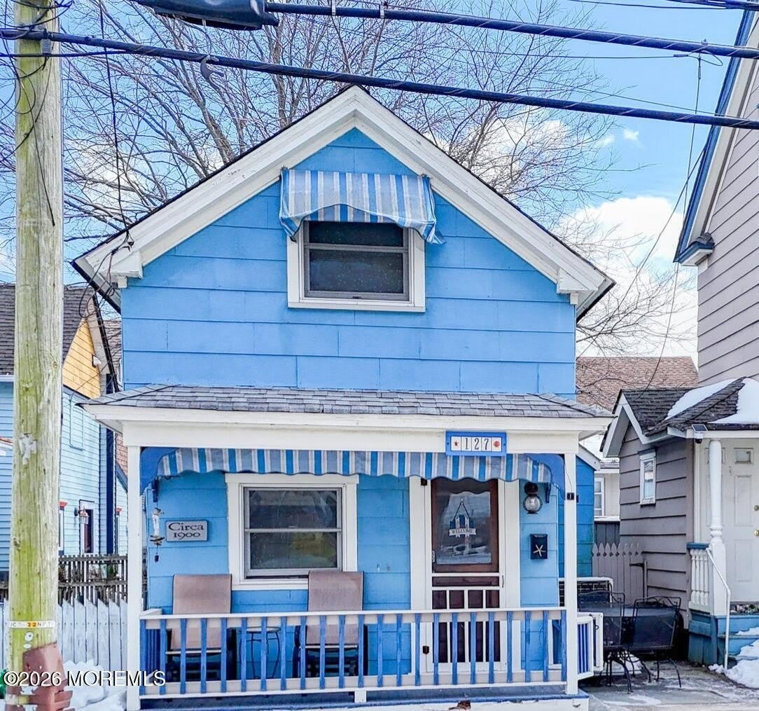 127 Lawrence Avenue – photo 1