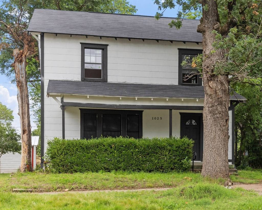 1025 W Walker St – photo 2