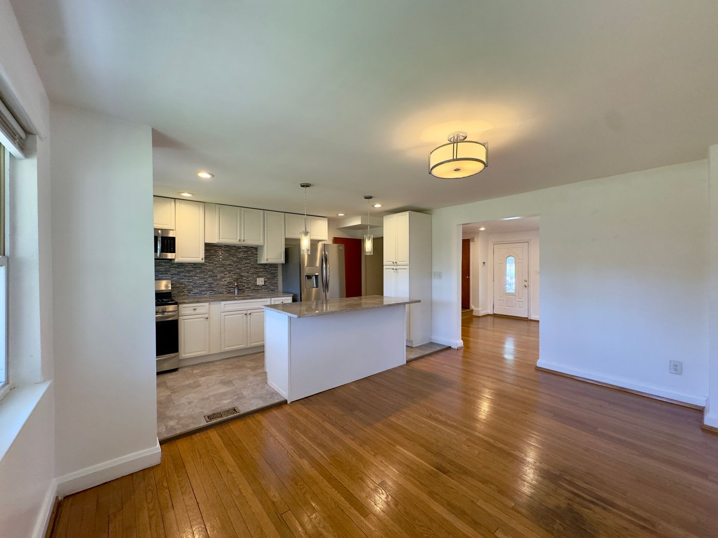 Charming 3 Bedroom/2 Bathroom Townhome in Loch Raven, MD! – photo 3