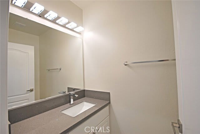 2345 Montrose Avenue – photo 2
