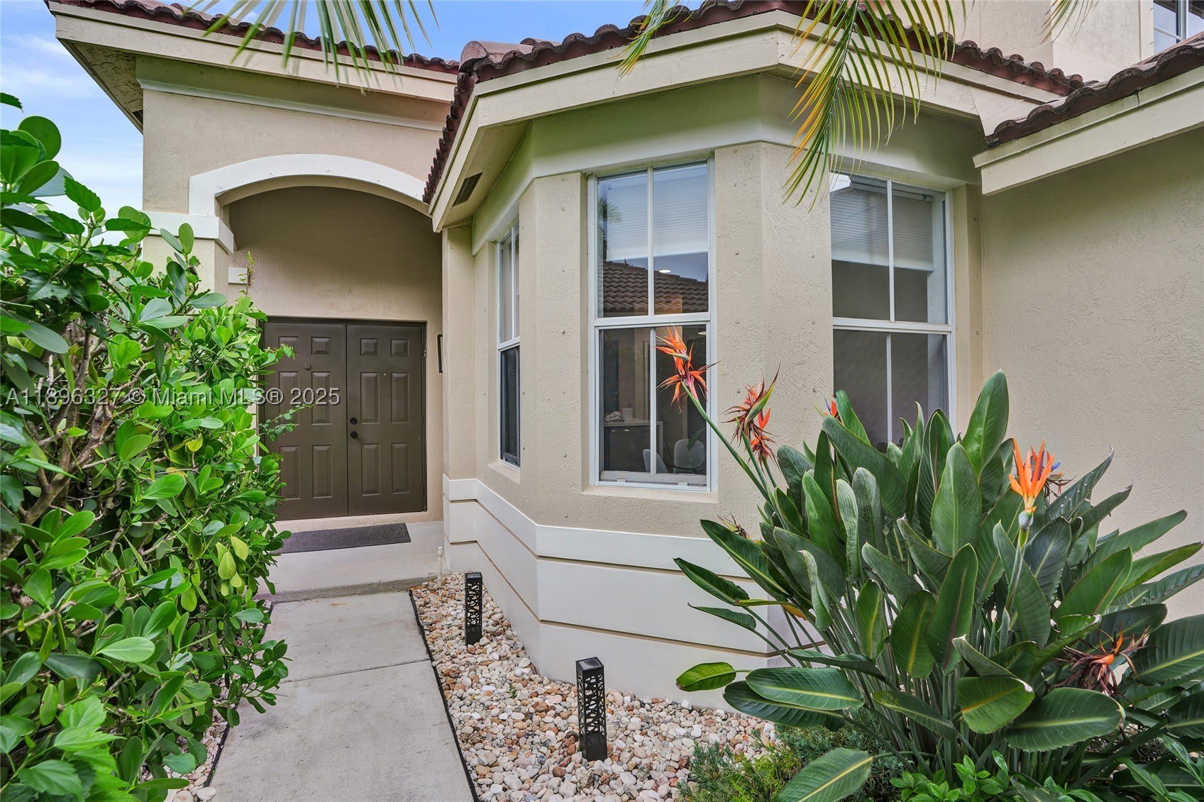 1725 Winterberry Ln – photo 5