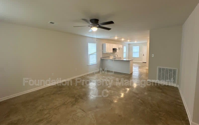 2912 Beatty Street – photo 5
