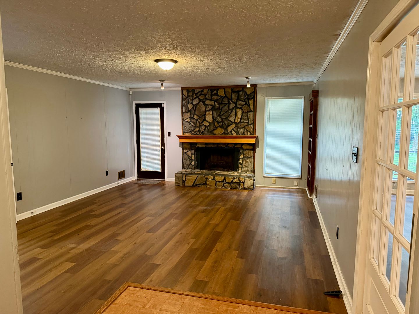Beautiful 3-Bedroom, 2-Bath Ranch with Spacious Kitchen & Private Backyard – photo 4
