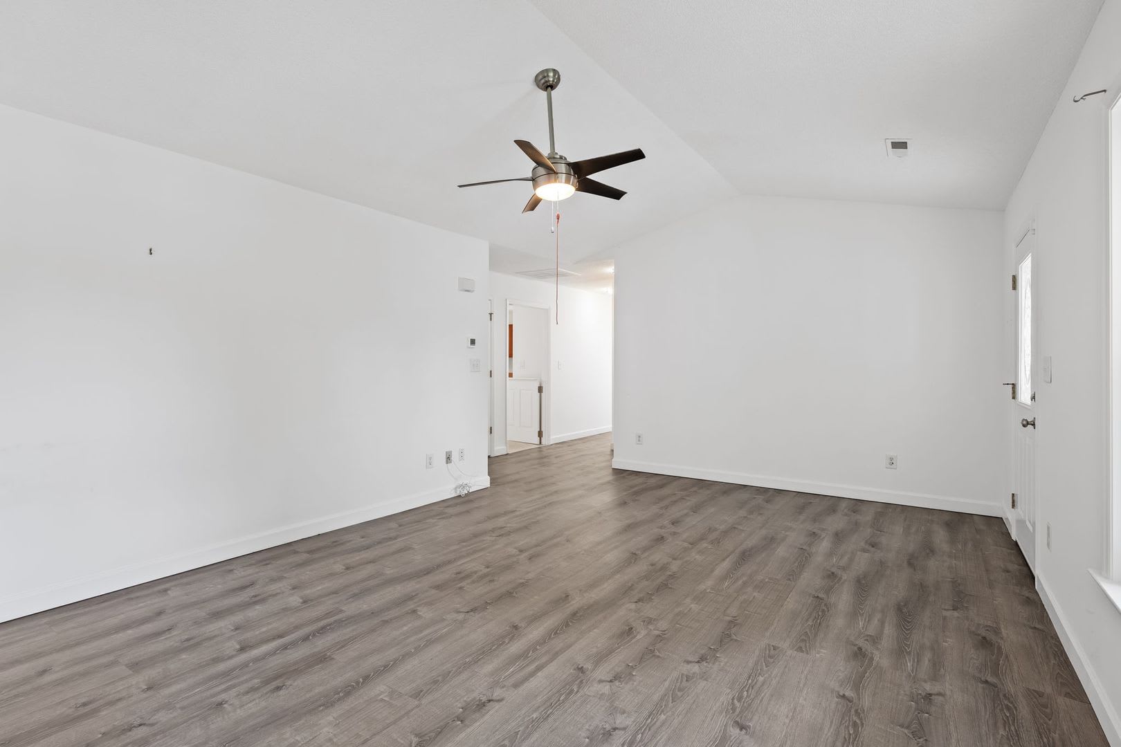 3 Bedroom 2 Bathroom house for rent – photo 4
