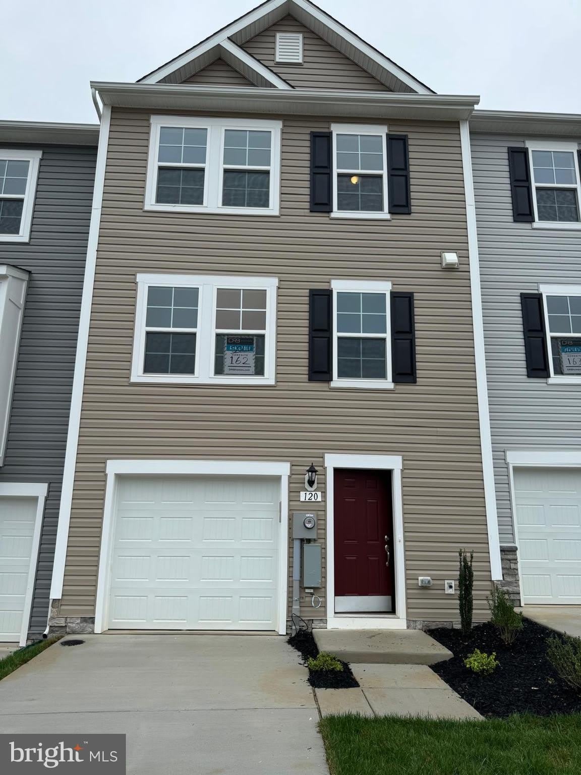 120 TUXFORD RD – photo 1