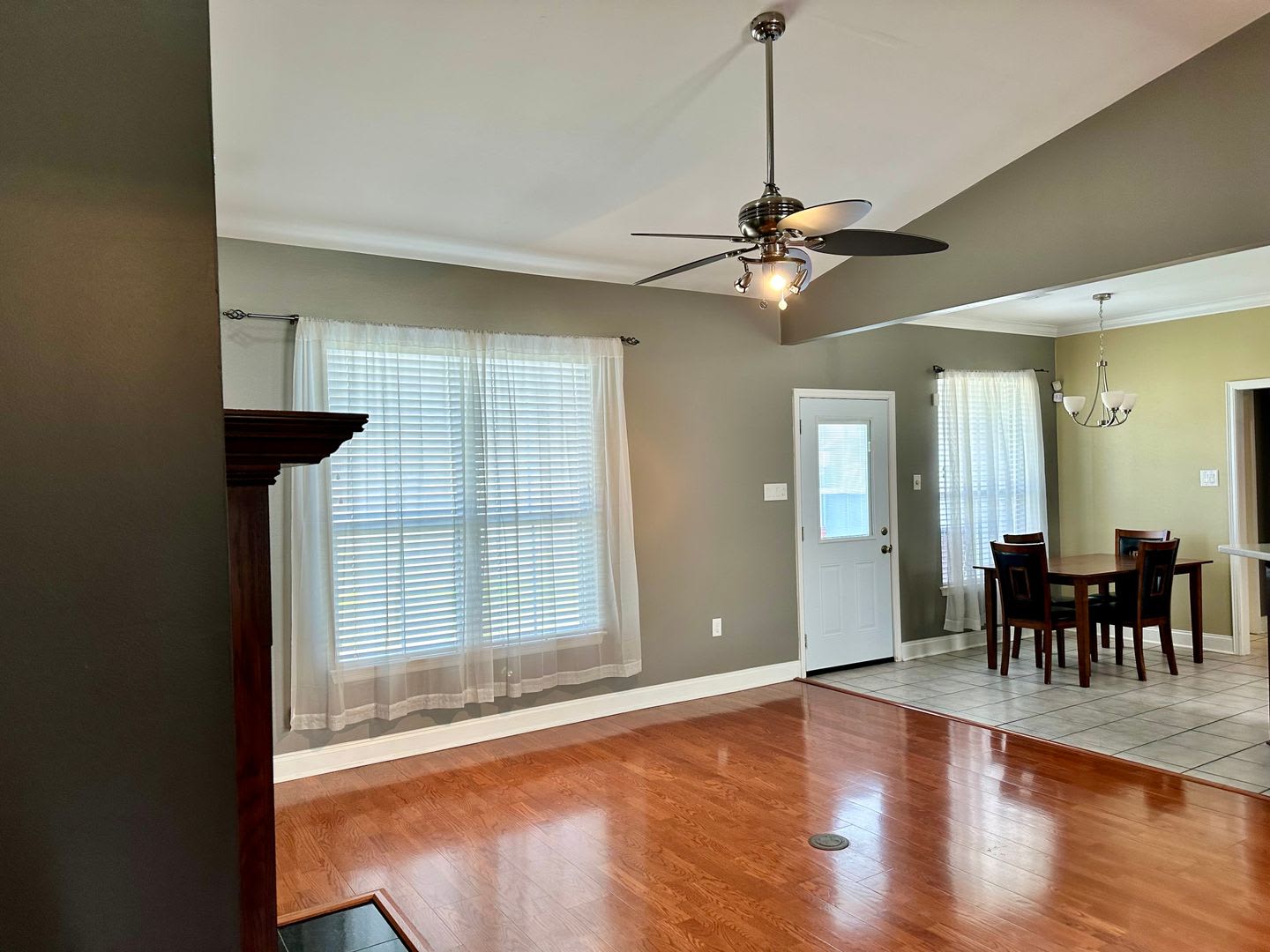 Spacious 3-Bedroom 2-Bathroom Brick Home – photo 5