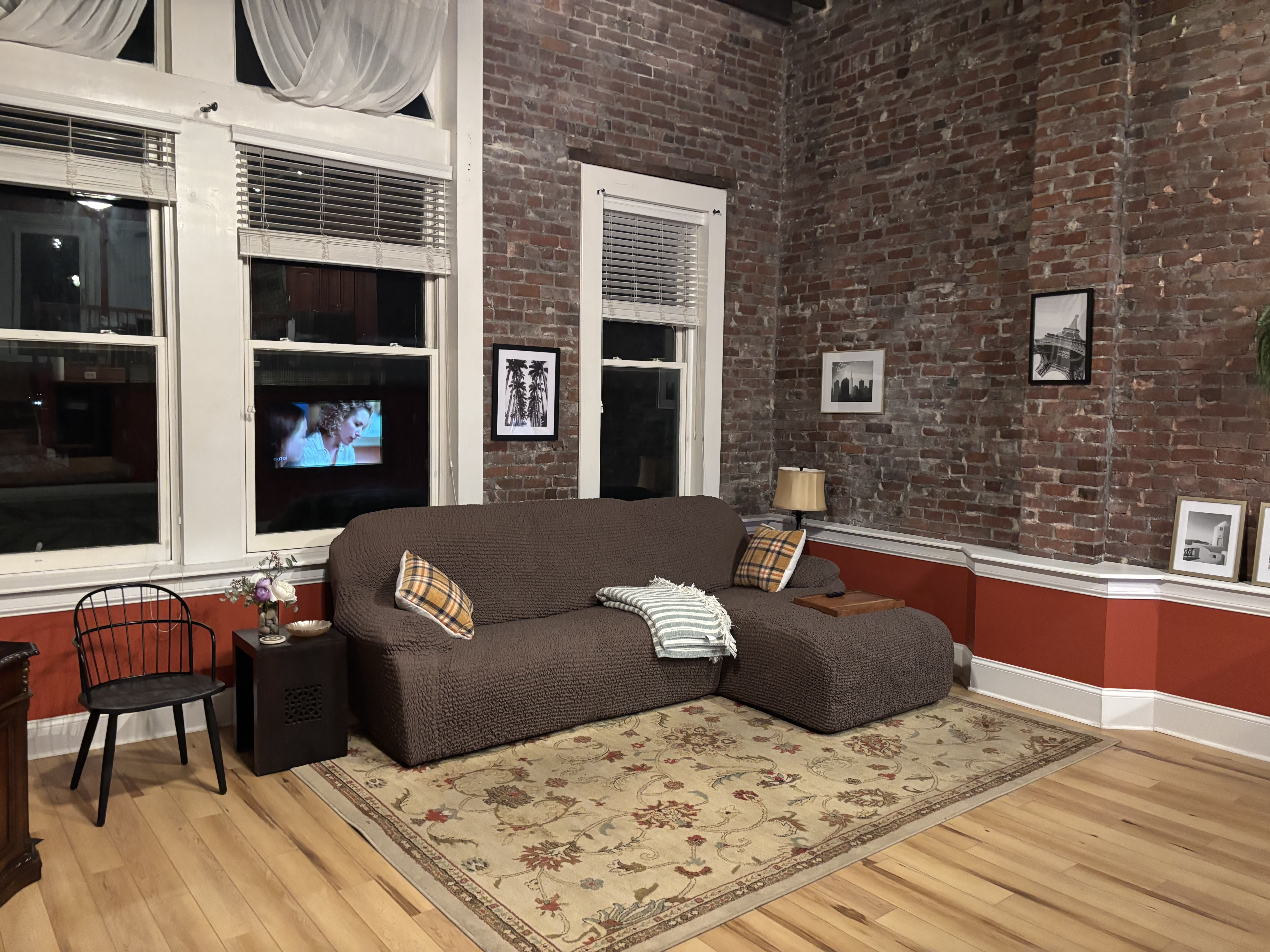 413 Broadway St – photo 3