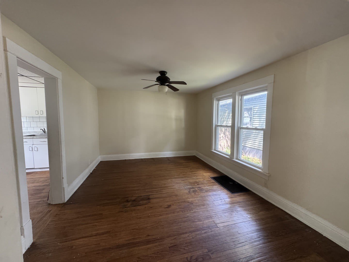 647 Hardin Avenue – photo 5