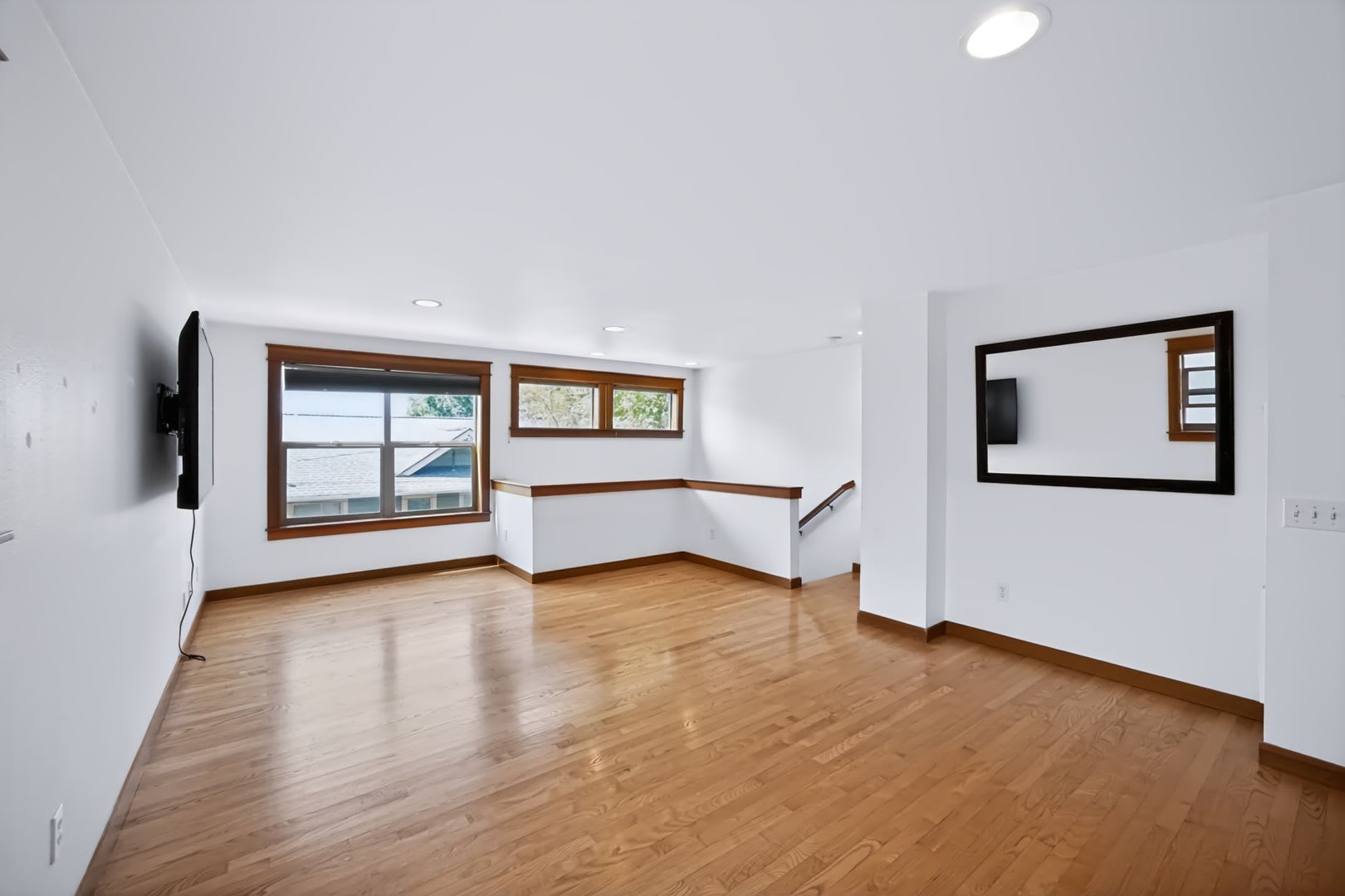 Spacious 2-Bedroom, 2.5-Bath Home in West Seattle with Garage! – photo 3