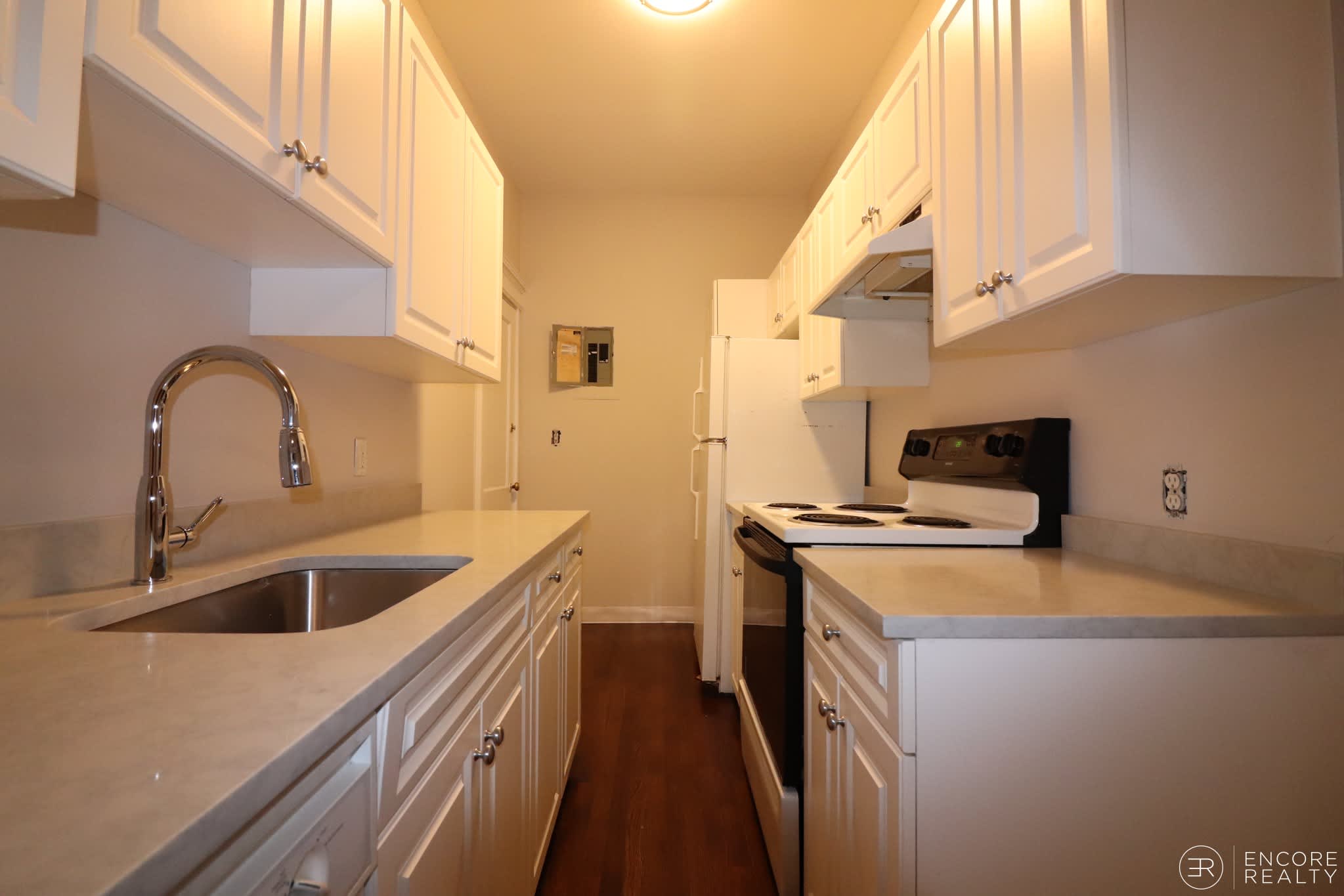 11 Stearns Rd – photo 1