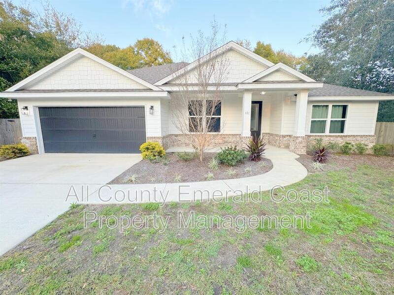 481 Kelly Street – photo 1