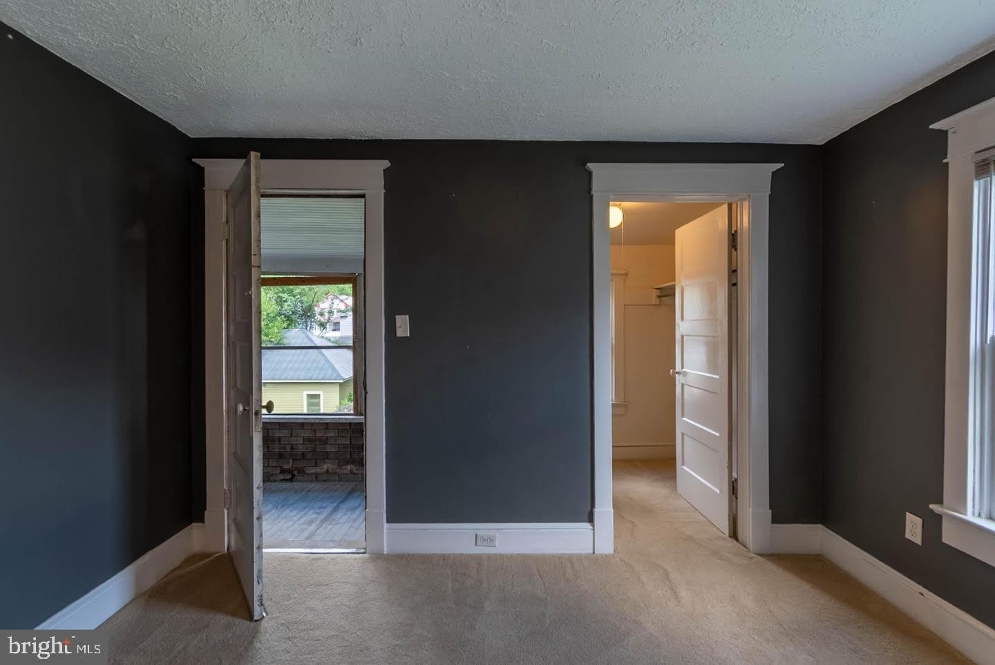 405 PORTER AVE – photo 5
