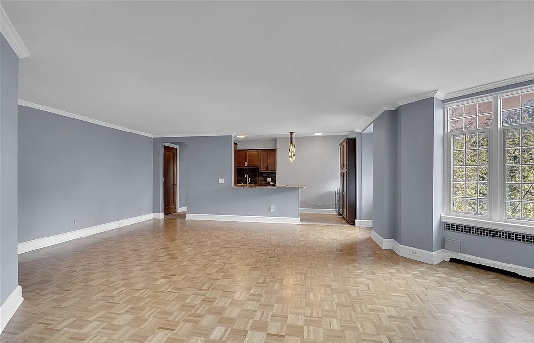 800 W Ferry St Apt 5B – photo 2