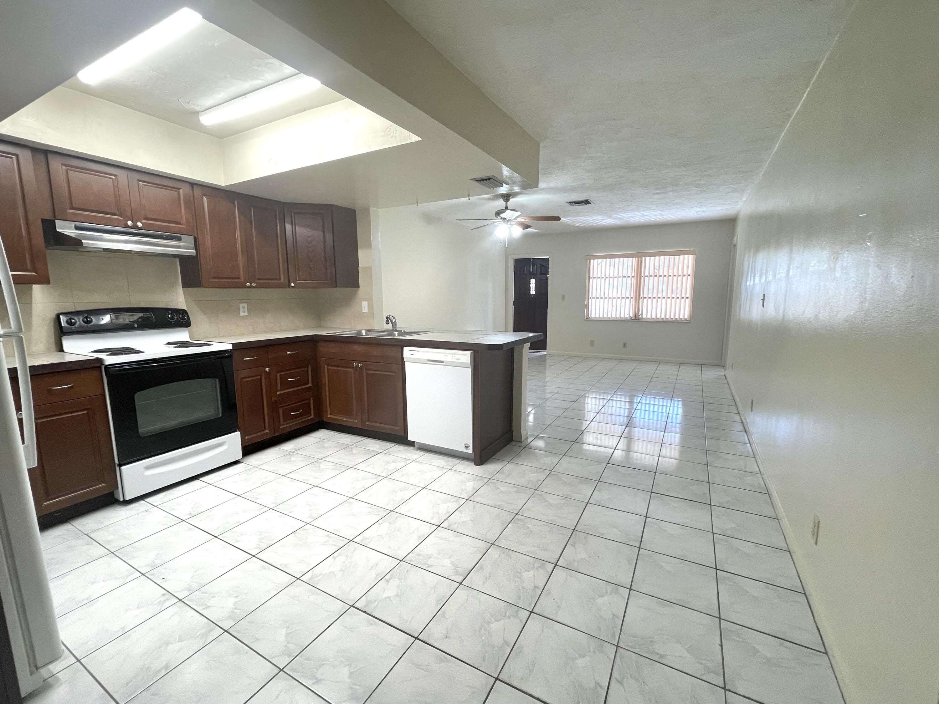 7112 NW 78TH Avenue – photo 4