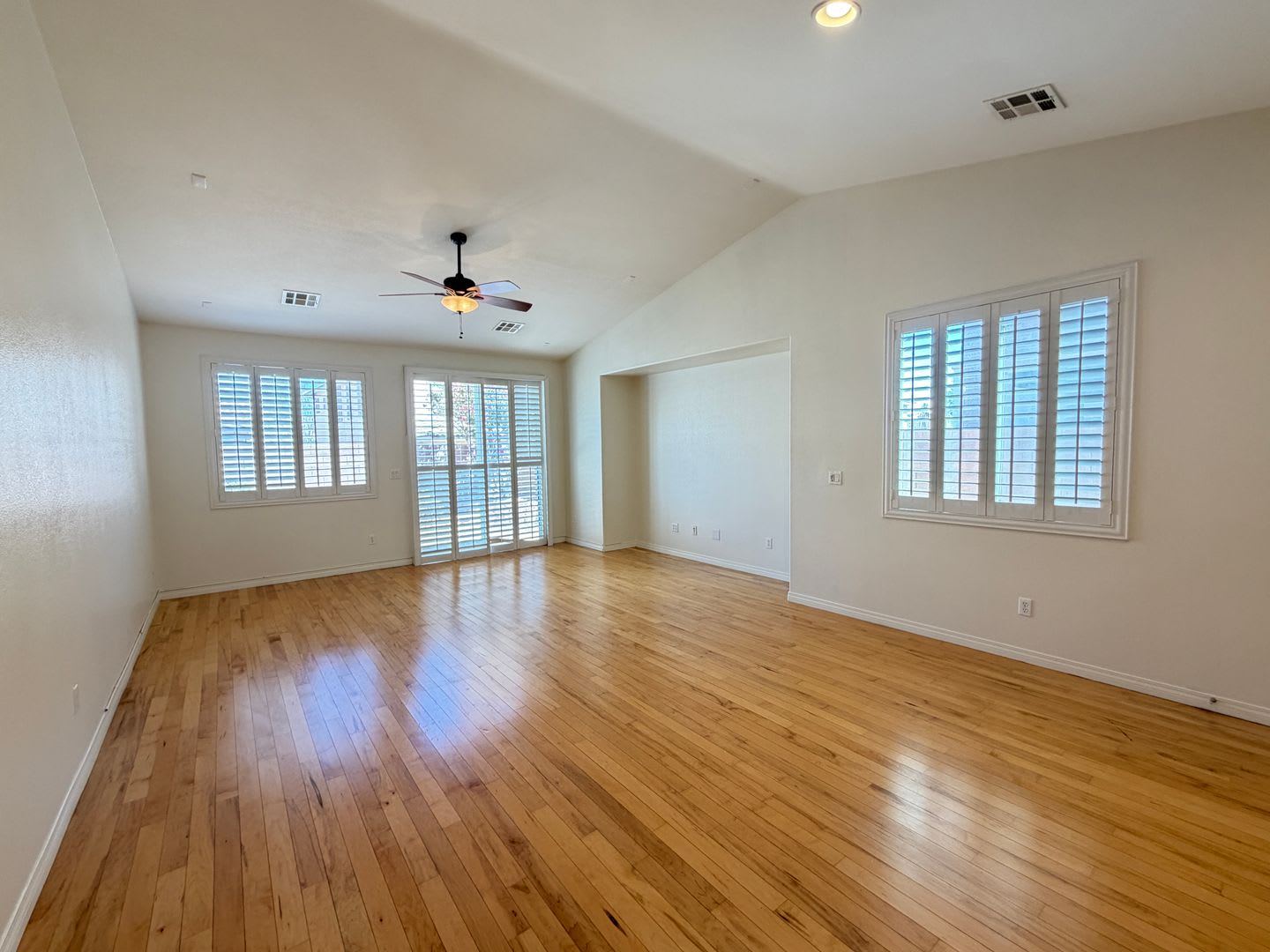 1057 Ambrosia Dr – photo 2