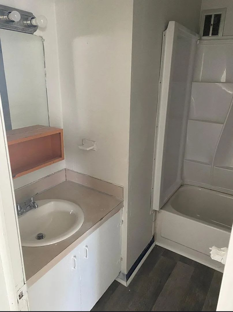 3 bed 1.5 bath – photo 2