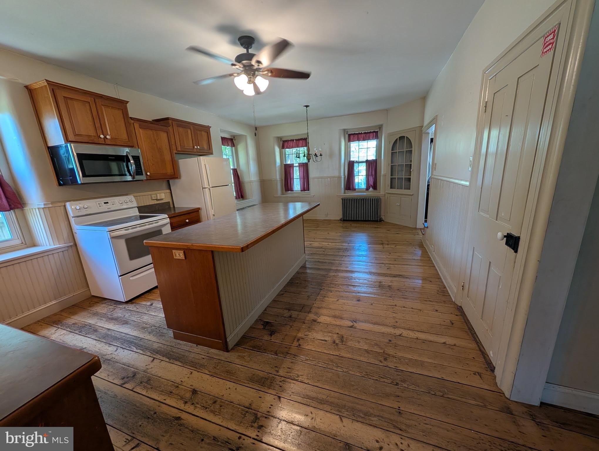 9411-9413 KINGS HWY S – photo 4