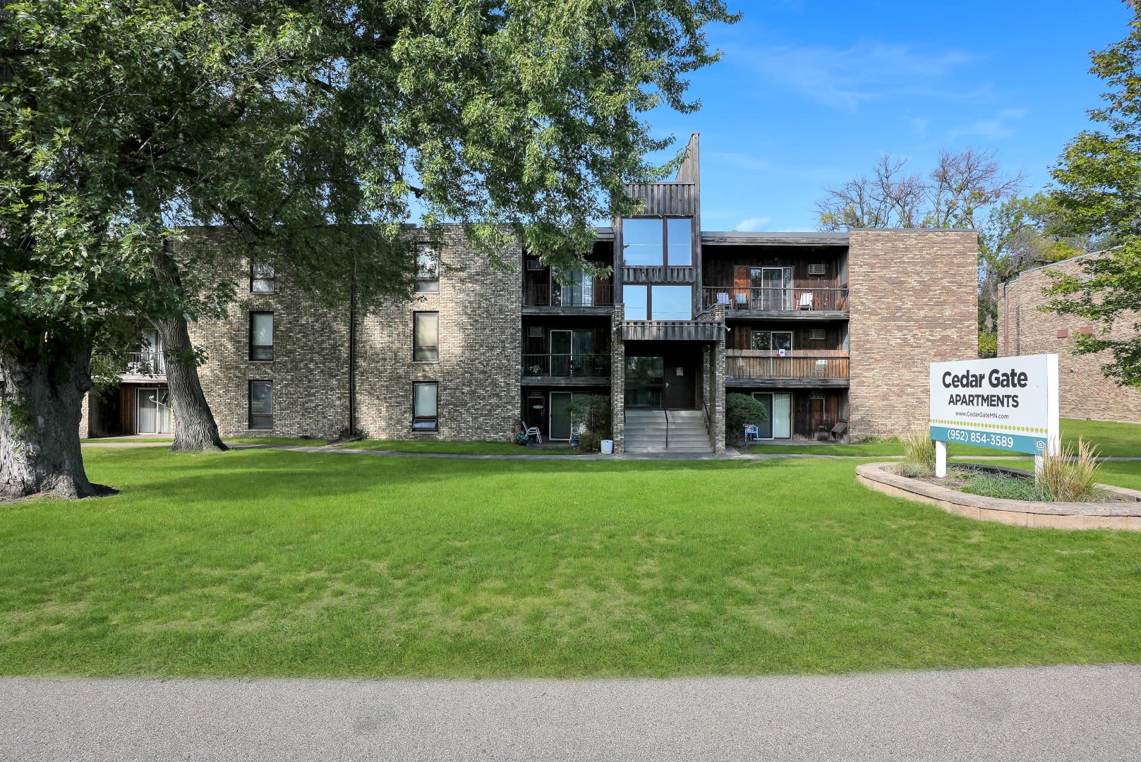 Cedar Gate Apartments – photo 1