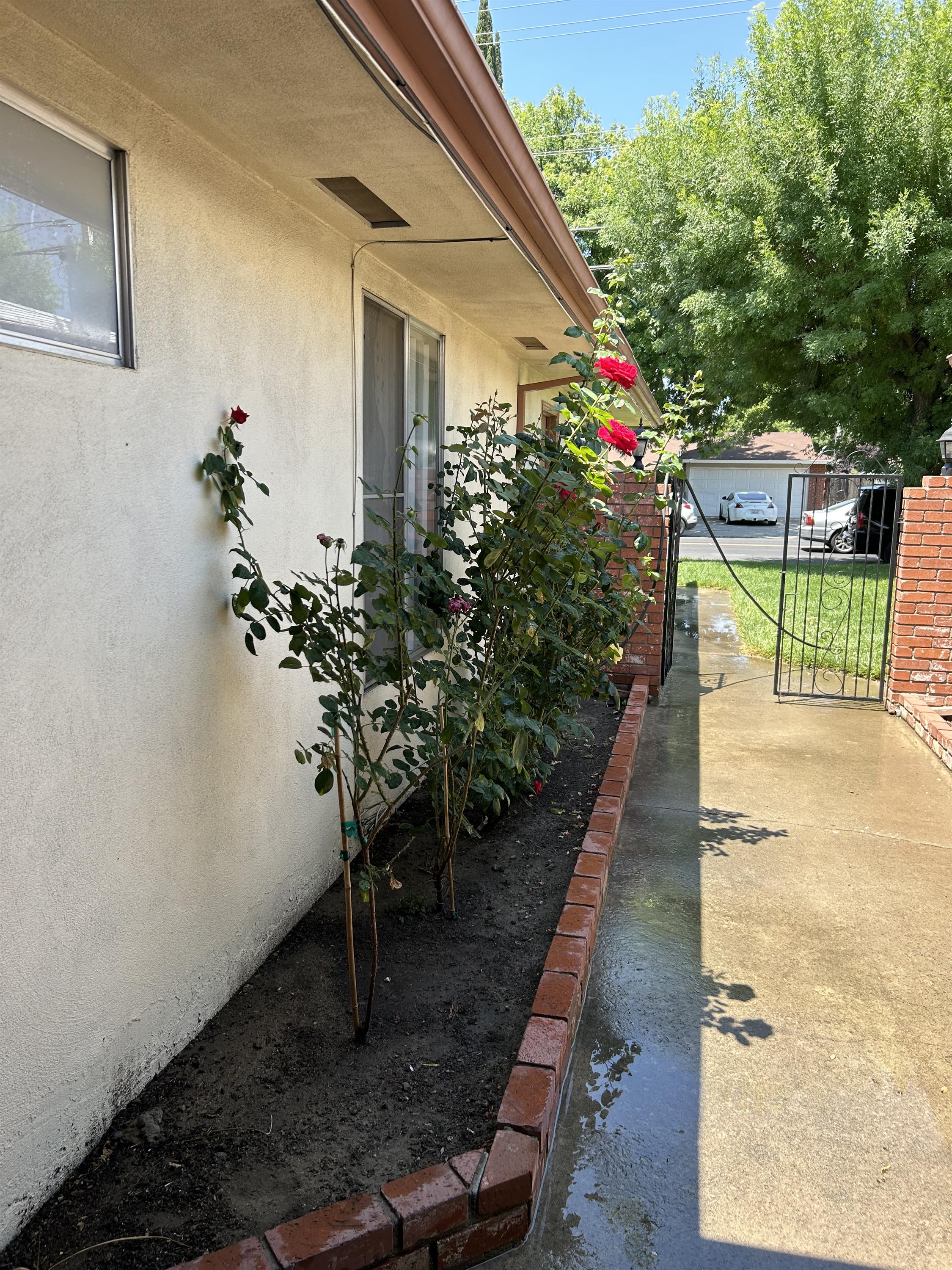 2016 Rose Avenue – photo 1