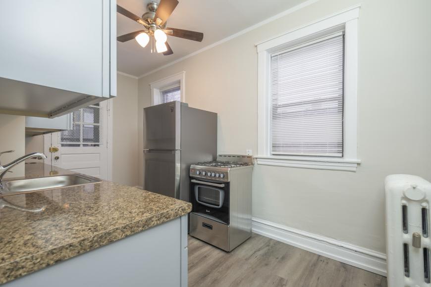 2351 North Seeley Ave. – photo 3