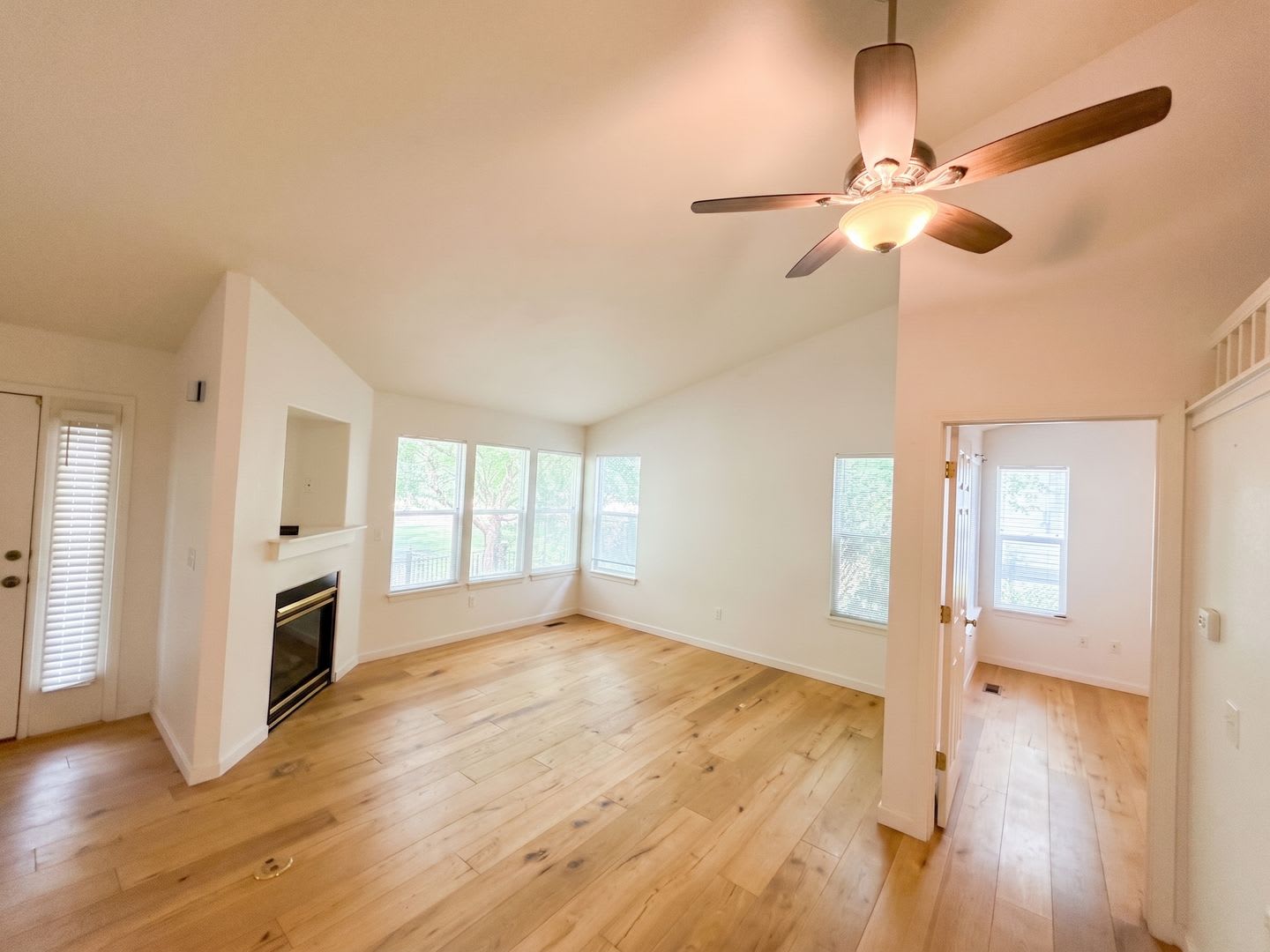 Beautiful 3 Bed Indian Peaks Townhome With Finished Basement 2 Car Garage – photo 4