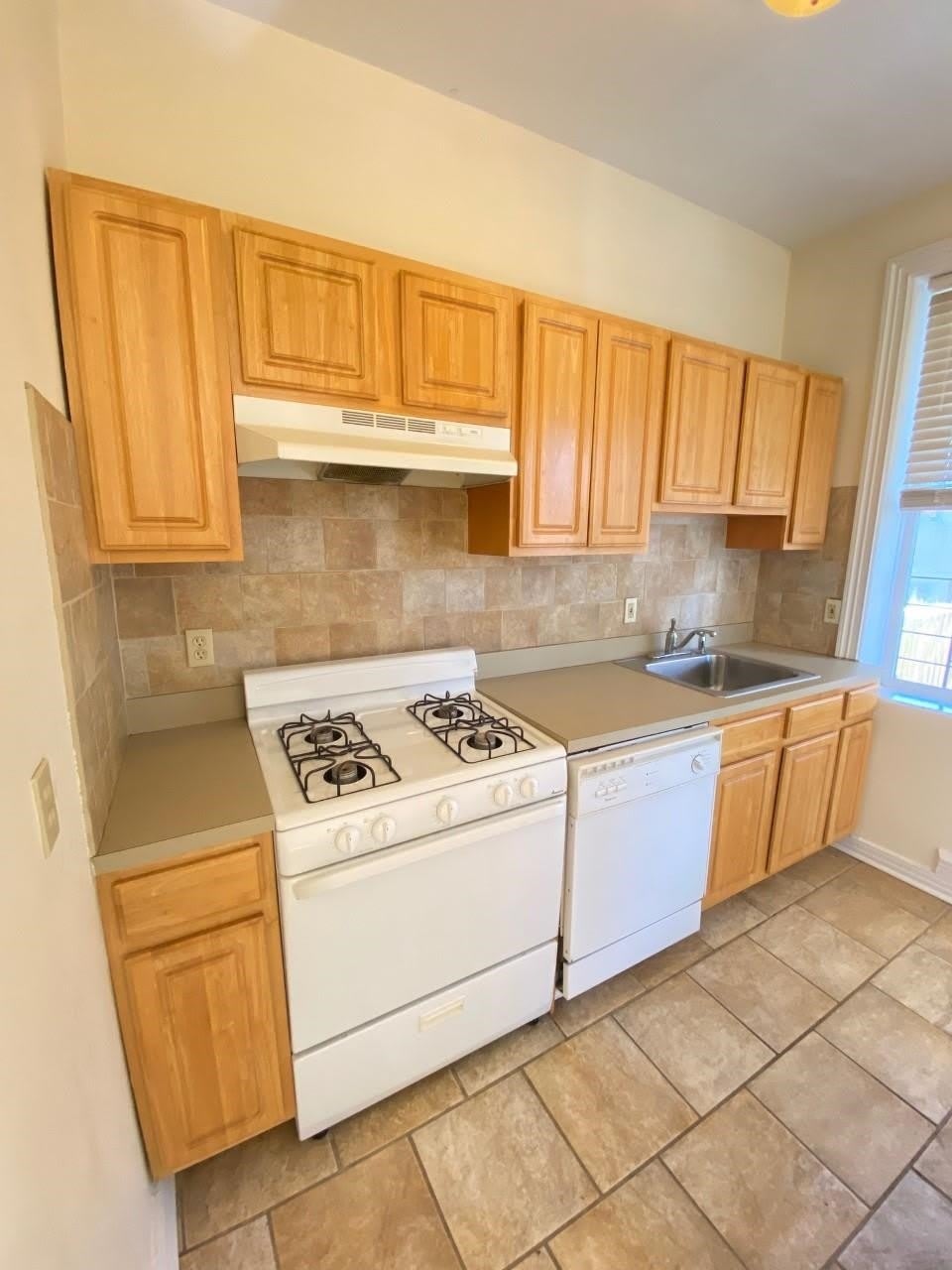 55 BRIGHT ST – photo 4