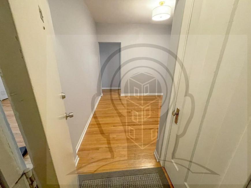 4314 North Clarendon Ave – photo 2