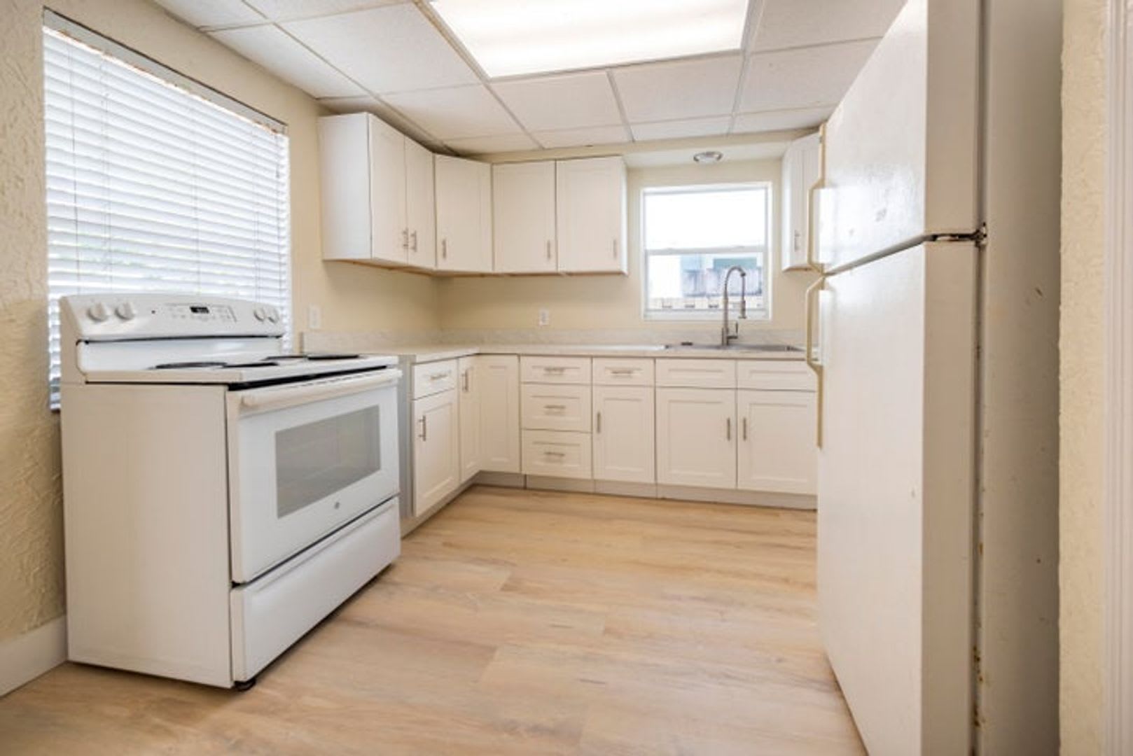 412 SE 17th Street Front, Fort Lauderdale, FL 33316 – photo 2