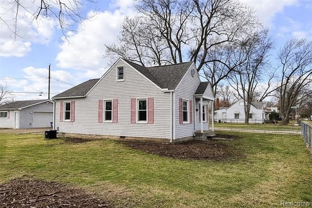 7451 Cavell Street – photo 3