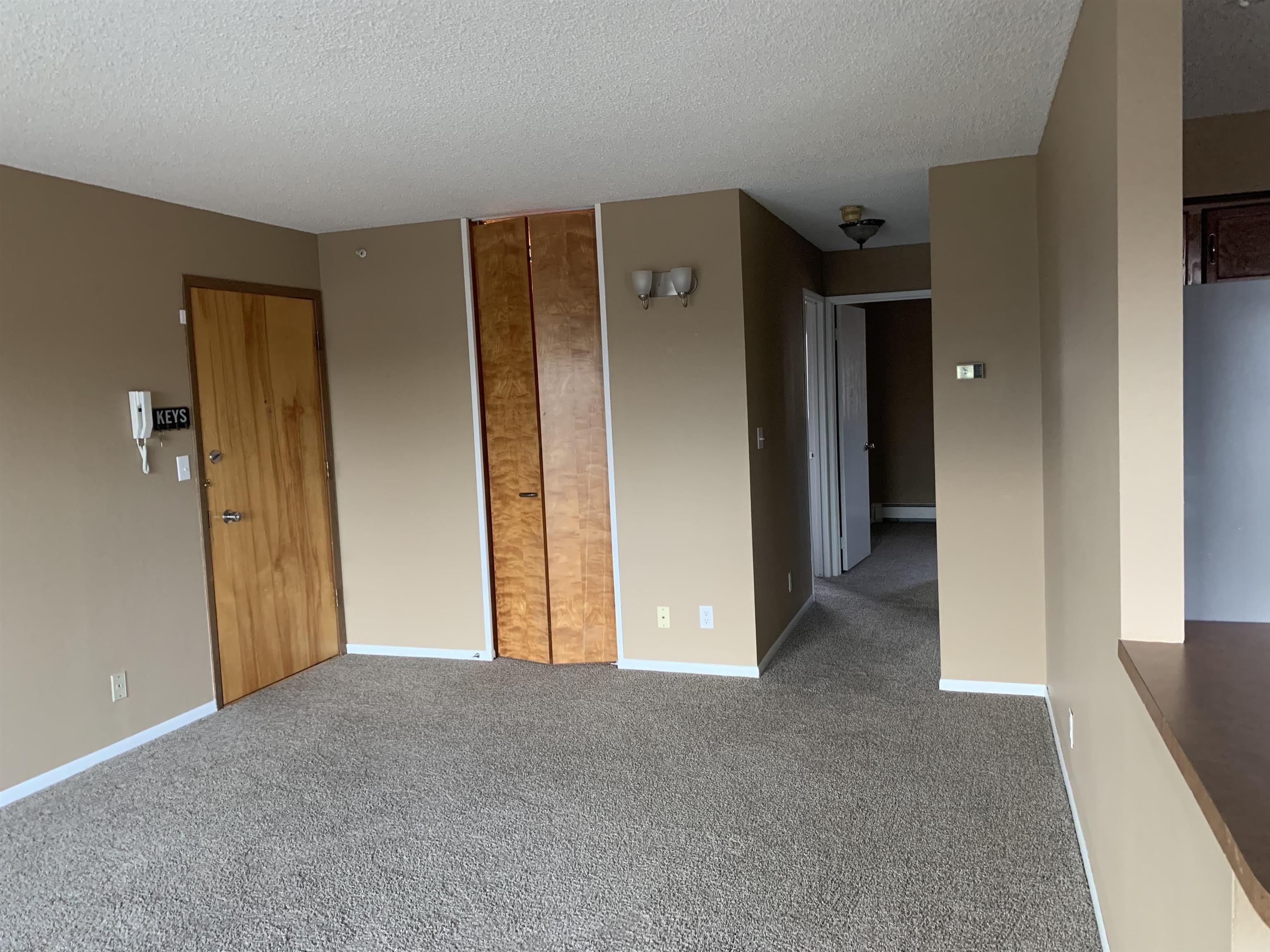 1050 TURNER STREET – photo 3