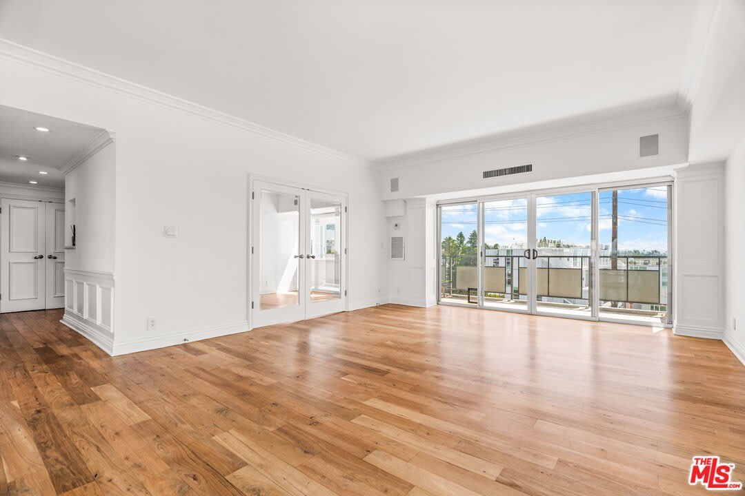 1155 N La Cienega Blvd – photo 4