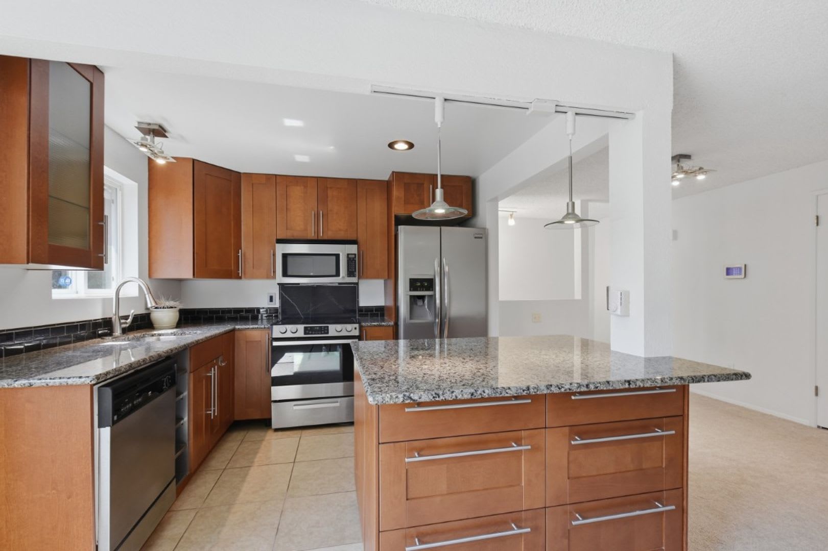 2Bd/1.5Ba Edmonds Condo – photo 5