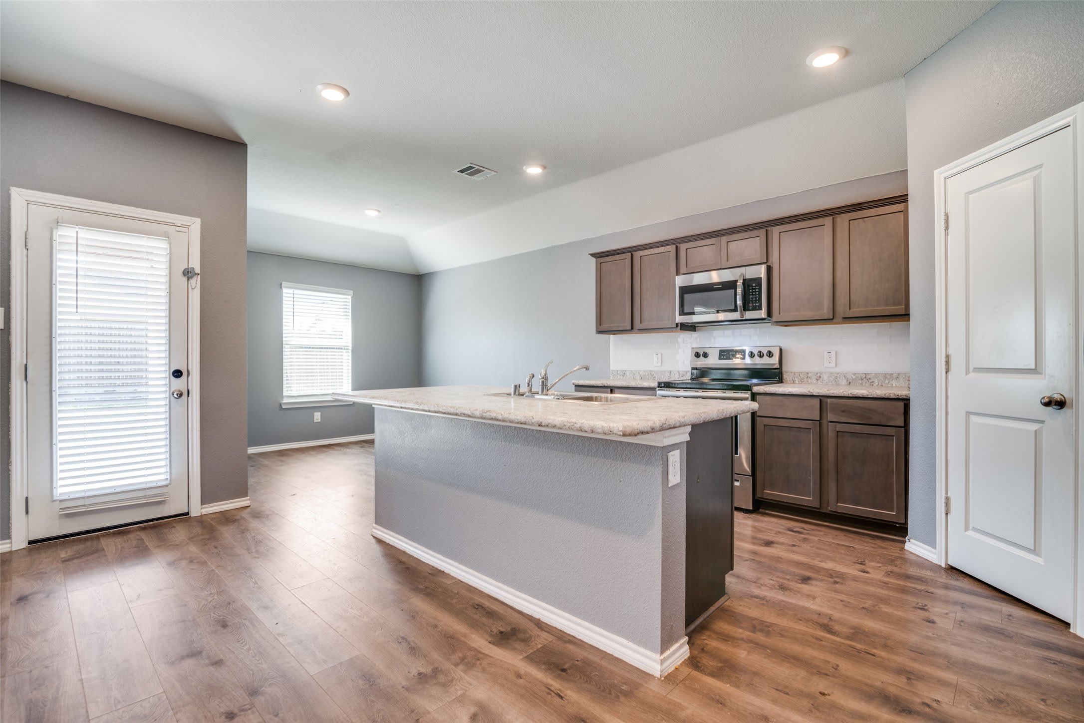 2124 Tulipwood Drive – photo 4