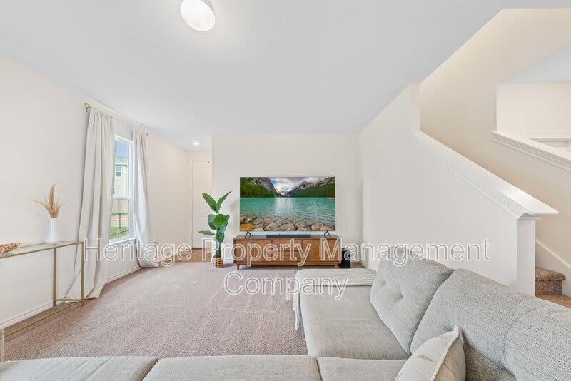 10643 Military Drive West – photo 4