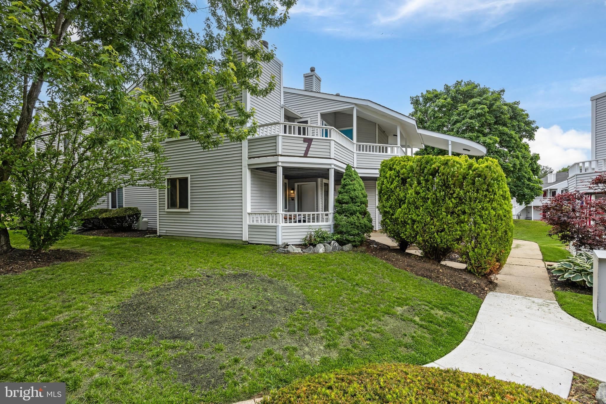 702 ABBEY Court – photo 2