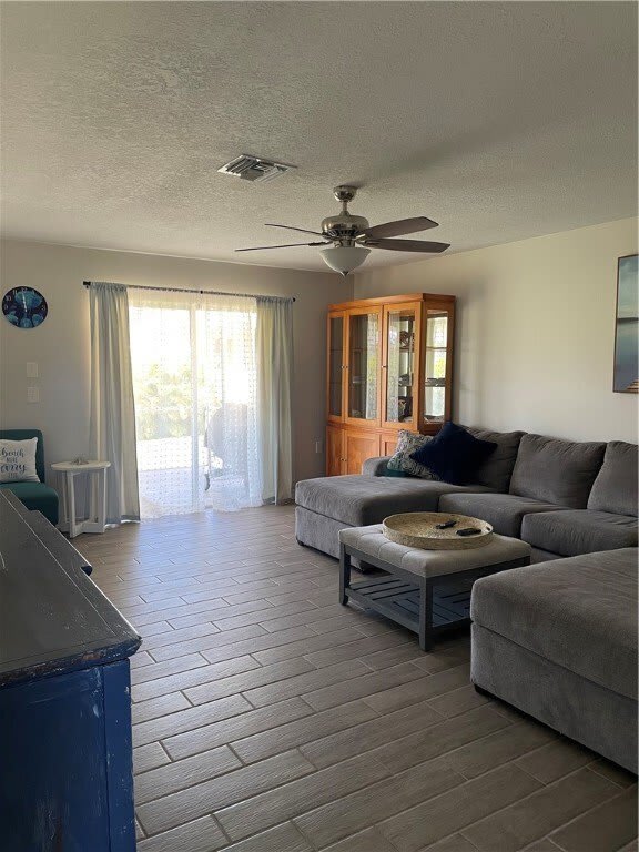 1421 THORNHILL LANE – photo 3