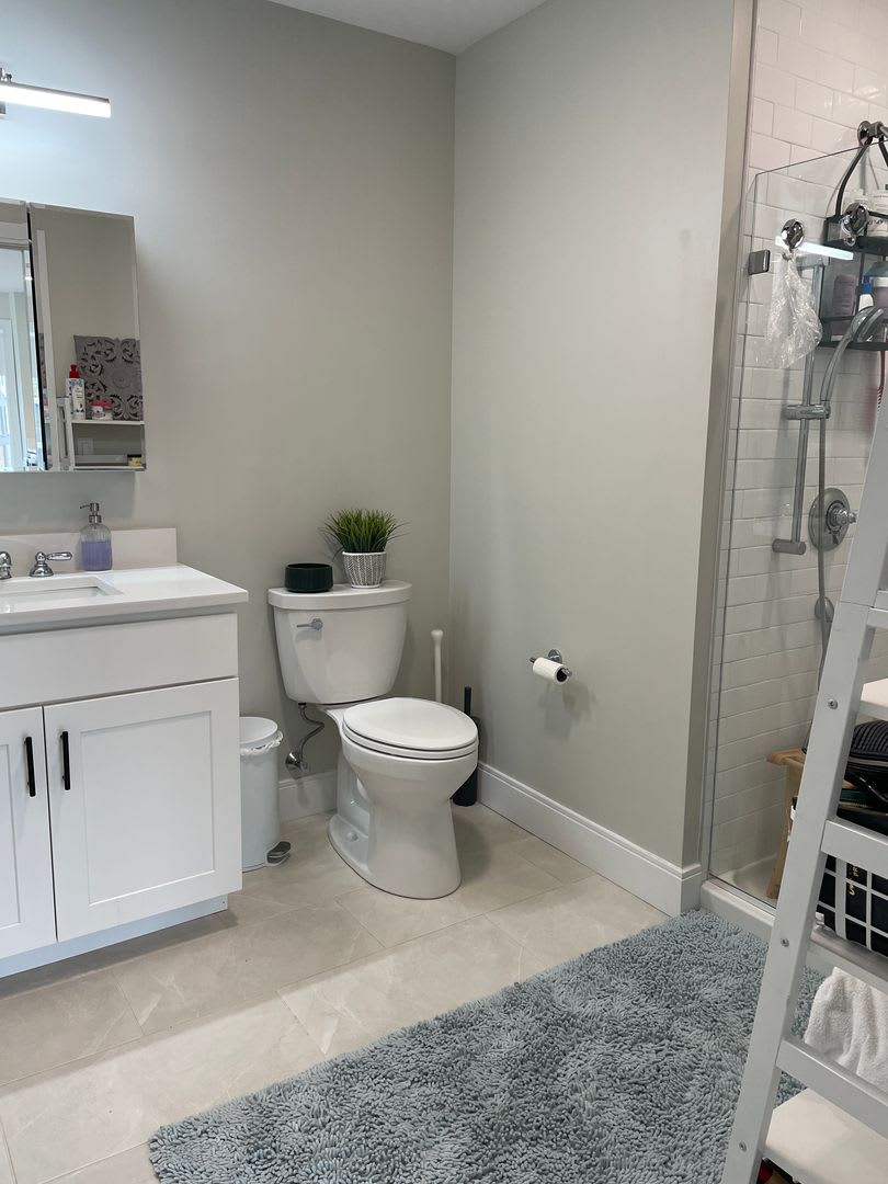 2-Bed in Southie with Central AC, In-Unit Laundry, and No Fee – photo 2