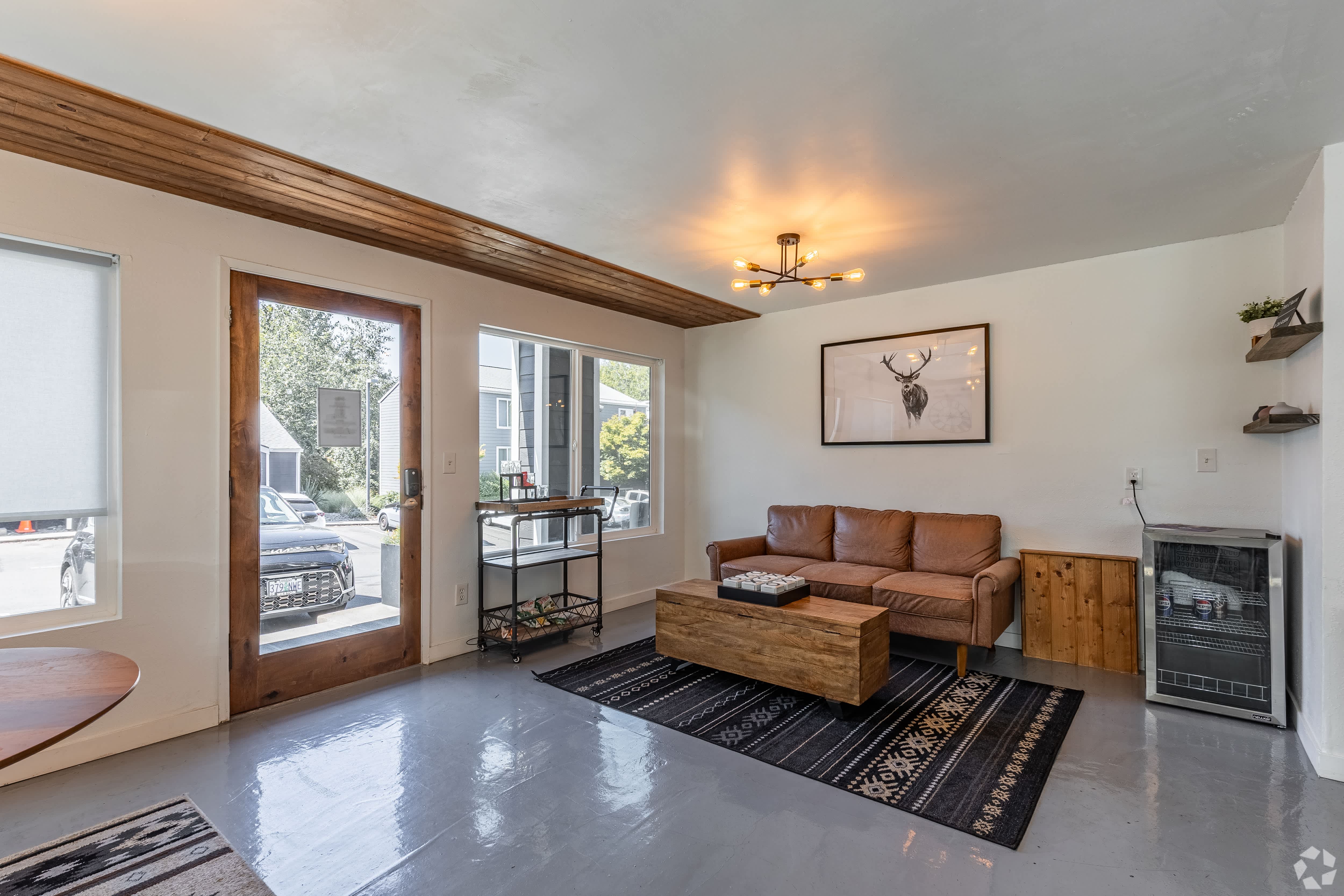 Oak &amp; Iron Flats Apartments – photo 4