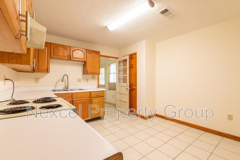644 Craft Rd., B – photo 4