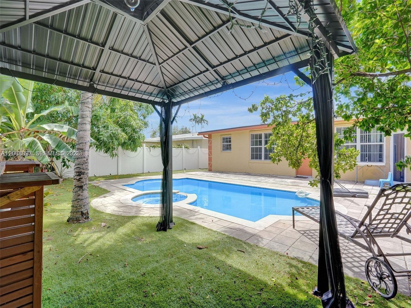 1161 NE 202nd Street, Miami, FL 33179 – photo 2