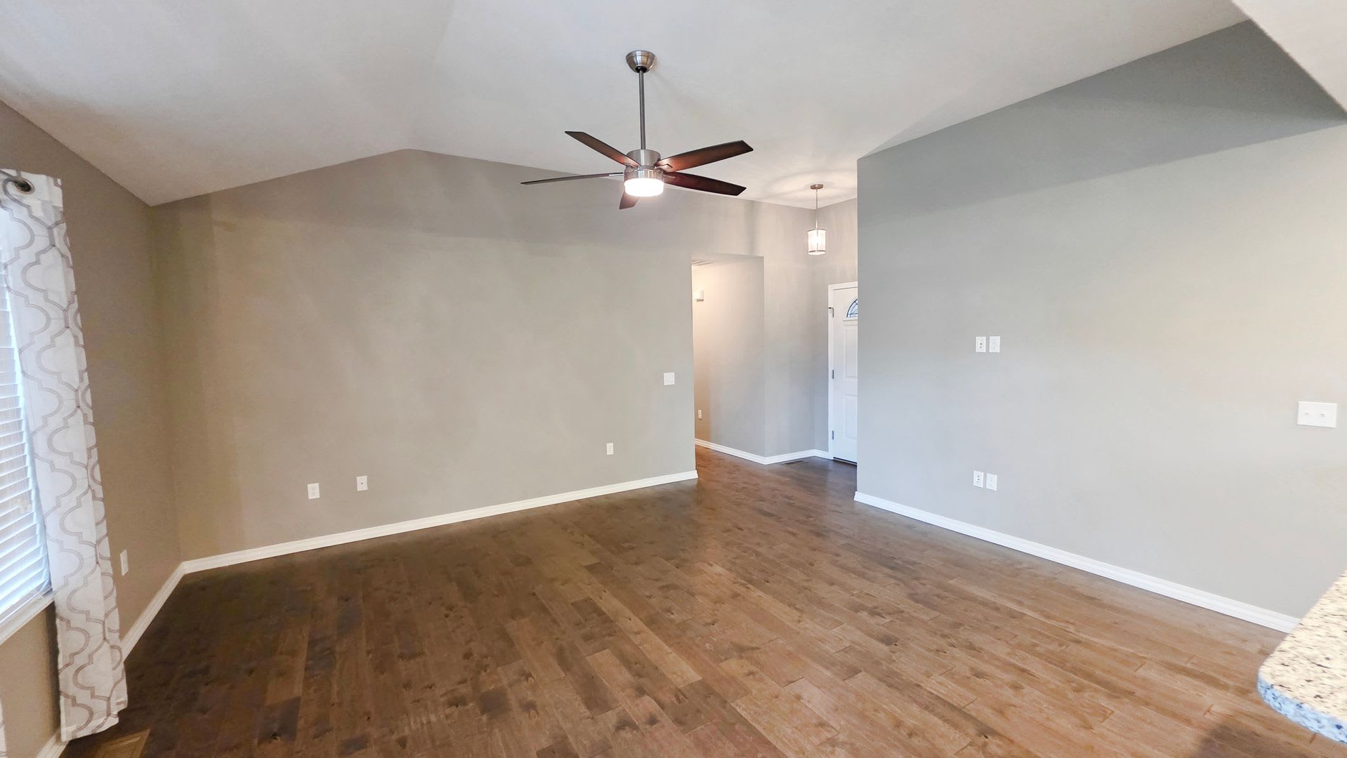 Beautifully Updated 3-Bedroom Home with 3-Car Garage & Workshop – photo 3