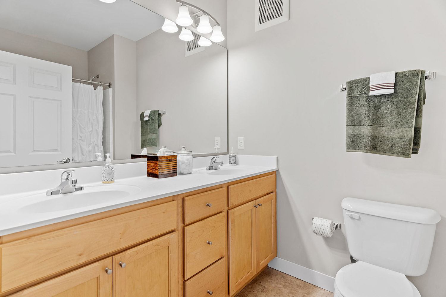 Genesee Apartments Townhomes Penthouses – photo 5